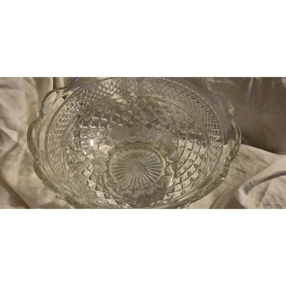 Vintage Diamond‎ Point Glass Pedestal Bowl – Scalloped Rim Candy Dish